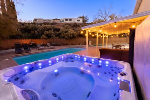 Hidden Gem - La Verkin 300 near Zion National Park Private Heated Pool & Spa House in La Verkin