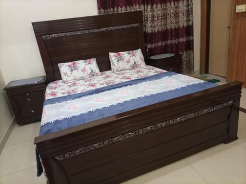 Township - Fully furnished elegant complete portion for families Condo in Lahore
