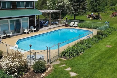 Pool Cottage Maison in Gilford