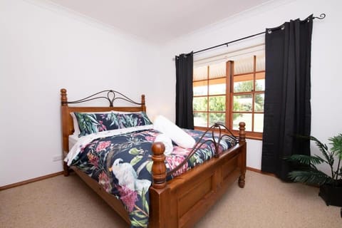 Thornleigh Cottage - Peaceful, Cosy & Convenient House in Canobolas