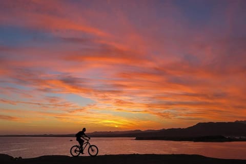 Natural landscape, Lake view, Sea view, Sunrise