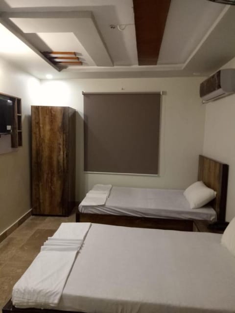 Bed, TV and multimedia, Bedroom, towels, wardrobe, air conditioner