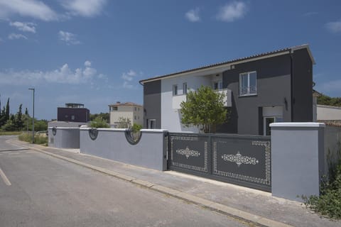 Villa mit privatem Pool, eigener Crossfit-Halle, Billard House in Premantura