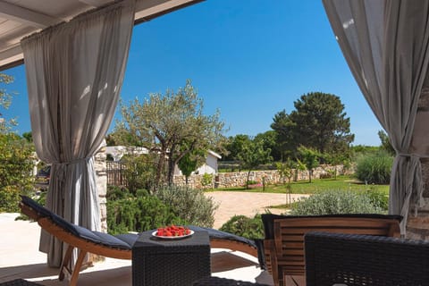Traumhafte Strandfinca mit eigenem Zugang zum Strand und Klima, WLAN, BBQ House in Peroj