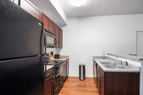 Convenient 2BR Apartment in the Heart of Greeley Apartment in Greeley