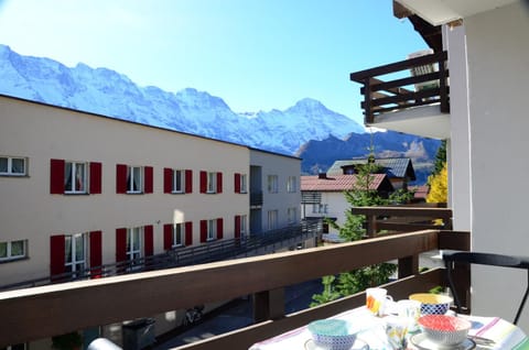 Balcony/Terrace, Mountain view