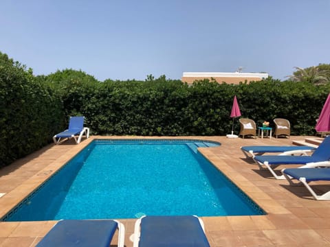 Beautiful Villa & Swimming Pool in Cala Blanca Haus in Passatge Baladre