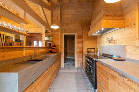 Charming family chalet with views of the Aravis Chalet in Manigod