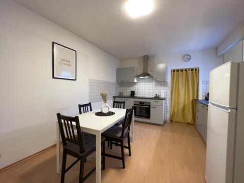 Romantisches Kamin-Apartment by Rabe - Netflix & Coffee-Bar & Parkplatz Condo in Karlsruhe