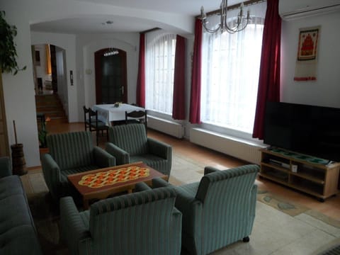 Komfortables Appartement mit privatem Pool Apartment in Balatonszárszó