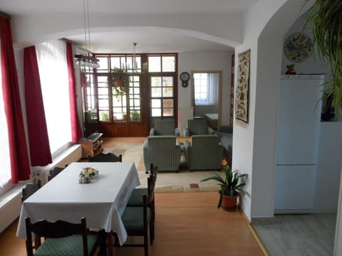 Komfortables Appartement mit privatem Pool Apartment in Balatonszárszó