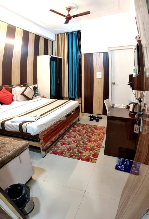 Greno House Hotel in Noida