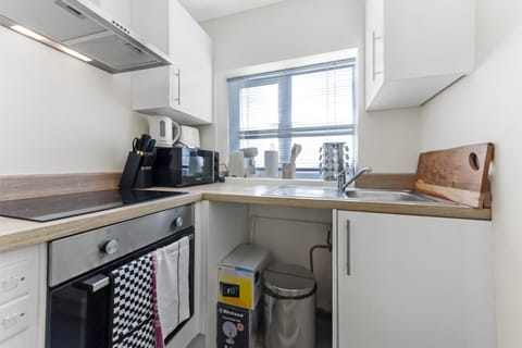 Kitchen or kitchenette, minibar, pet friendly, stove