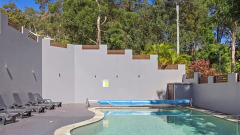 Day, Pool view, Swimming pool, sunbed