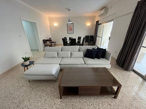 Seaview 3 bedroom apartment in Sliema Condominio in Sliema