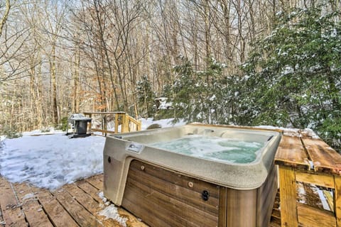 Andover Cabin Retreat with Hot Tub and Fireplace! House in Andover