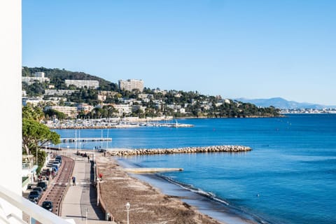 PANORAMIC SEA VIEW - 2-Br Apartment Mouré Rouge Apartment in Cannes