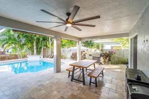 Waterfront Hidden Gem 4BR Heated Pool & Game Room Villa in Fort Lauderdale