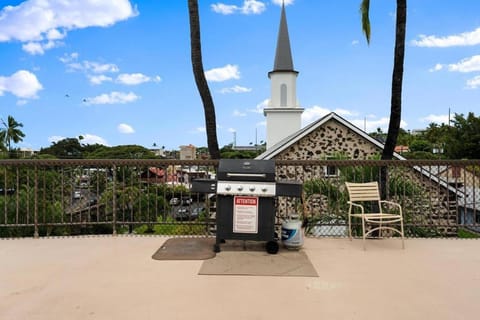 Big Island Kona Plaza by Coldwell Banker Island Vacations Condo in Holualoa