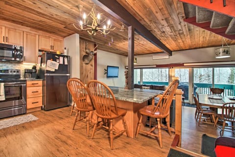 Ludlow Vacation Rental - Steps to Ski Lift! House in Mount Holly
