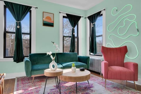 Green N' Groovy in the Heart of East Rock Near DT, Yale Condo in New Haven
