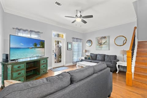EmOCEANAL Seaport - Heated Pool, Quick Walk 2 Beach, Views of the Gulf House in Lower Grand Lagoon