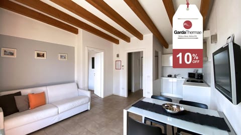 TV and multimedia, Kitchen or kitchenette, Living room, Seating area