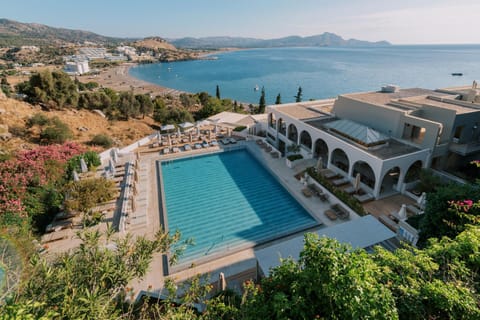 Property building, Sea view, Swimming pool