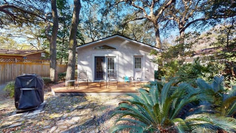 AZALEA COTTAGE DUPLEX Duplex Apartment in Camden County