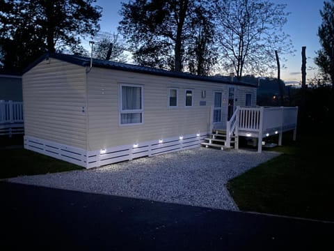 Property building, Night