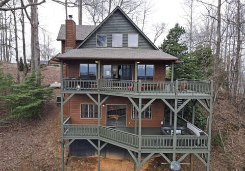 Over The Moon- Blairsville GA House in Union County