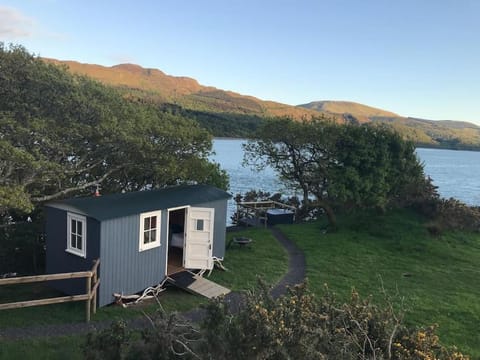 Snowdonia Shepherds Hut + Hot Tub | Wales | VacationRenter