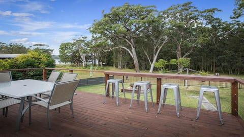 The Little Blue Lakehouse House in Lake Macquarie