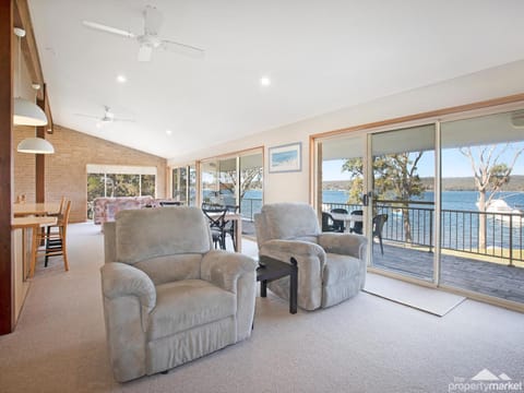 The Waterfront House in Lake Macquarie