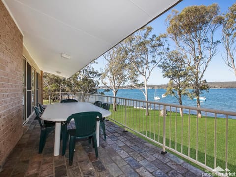 The Waterfront House in Lake Macquarie