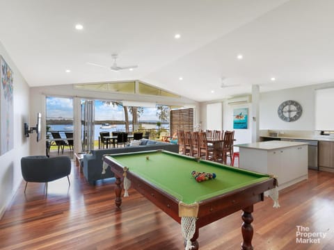 Sunset Central Coast House in Lake Macquarie