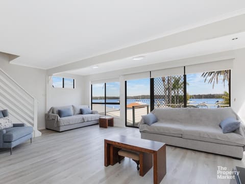 Paradise Palms House in Lake Macquarie