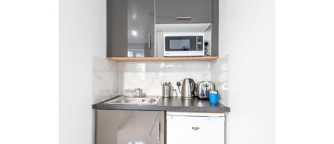 Coffee/tea facilities, Kitchen or kitchenette, microwave, minibar