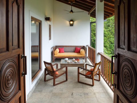 SLOW - Villa & Café Bed and Breakfast in Tangalle