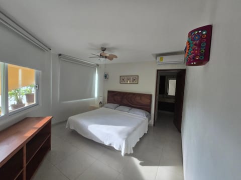 Relaxing ground floor 2 bed 2 bath appartment with pool walking distance from beach Apartment in Zihuatanejo