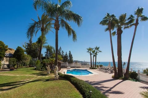 Andalusian villa on the sea and the bay of Malaga Villa in Malaga