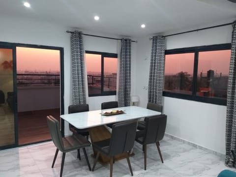 Balcony/Terrace, Dining area, City view