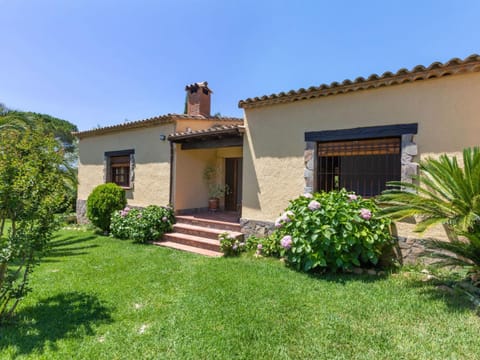 Holiday Home Bell Lloc II by Interhome House in Baix Empordà