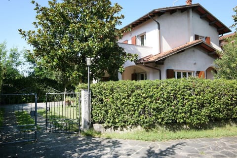 Property building, Garden, On site