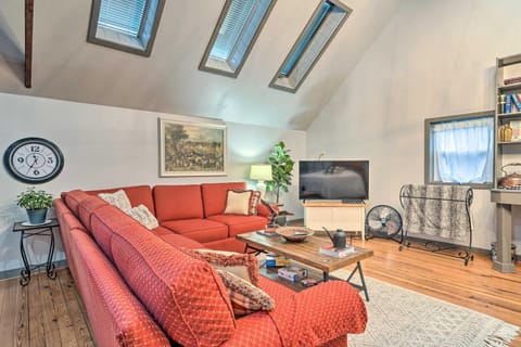 Pet-Friendly Loft Vacation Rental with Fire Pit! Apartment in Bemus Point