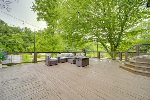 Robbinsville Home with Fire Pits and Large Deck! Haus in Stecoah