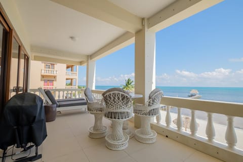 Patio, View (from property/room), Balcony/Terrace, Seating area, Sea view