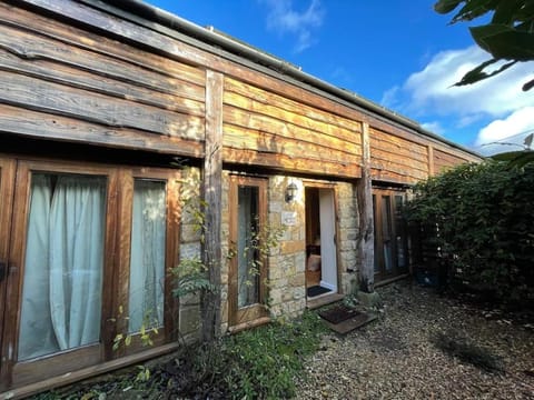 Property building, Day, Garden, Garden view