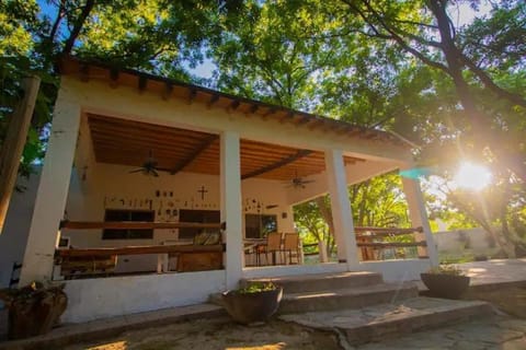 Quinta San José de las Palomas House in Parras de la Fuente