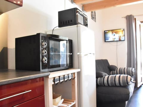 Charmant Studio Mezzanine - Climatisé, Terrasse BBQ, Proche Plage et Commerces - 4 Couchages - FR-1-229-809 House in Gruissan